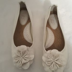 White Faux Leather BOC Flats sz 5
